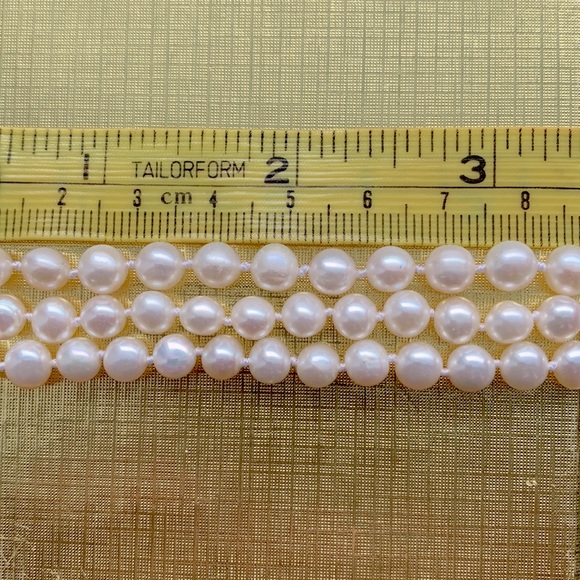 ⭐️🦢⭐️ Freshwater Pearl & 14k Gold Necklace with matching bracelet set✨ - Picture 6 of 9